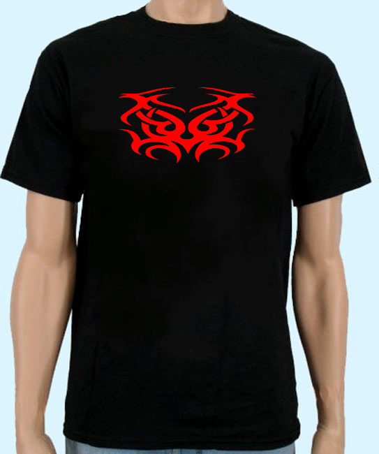 schwarzes Shirt mit roten Tribal